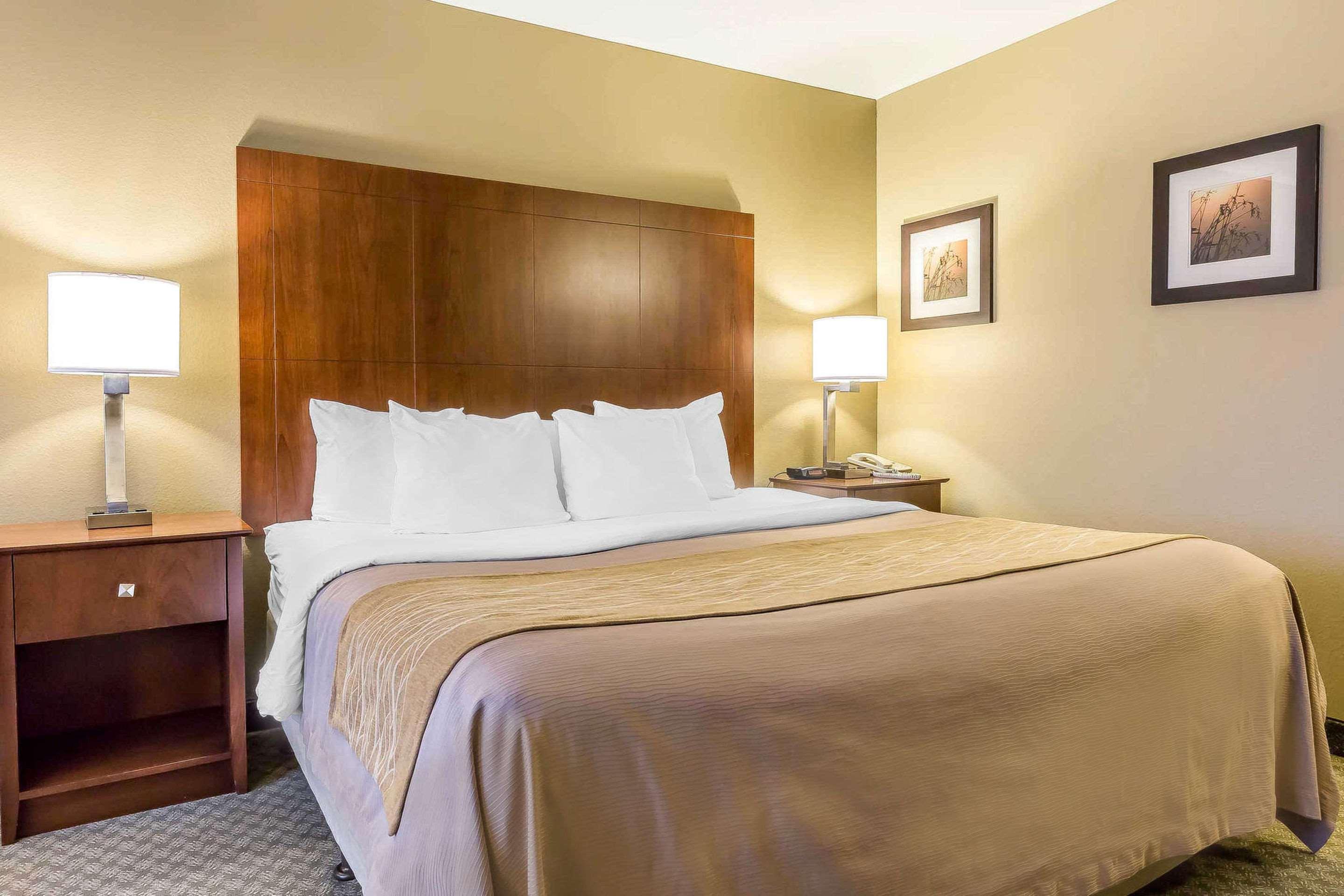 Comfort Inn & Suites East Moline Near I-80 Екстериор снимка