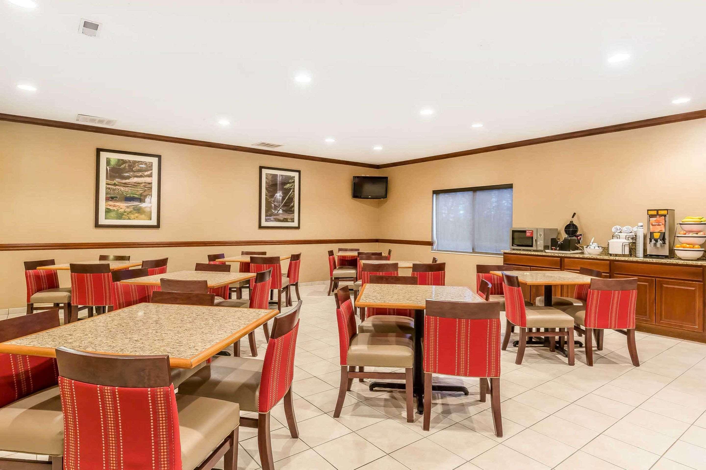 Comfort Inn & Suites East Moline Near I-80 Екстериор снимка