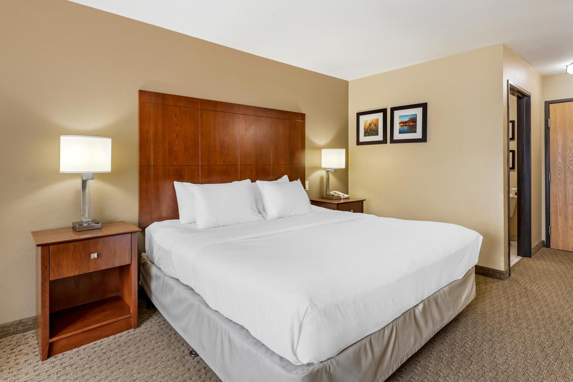 Comfort Inn & Suites East Moline Near I-80 Екстериор снимка