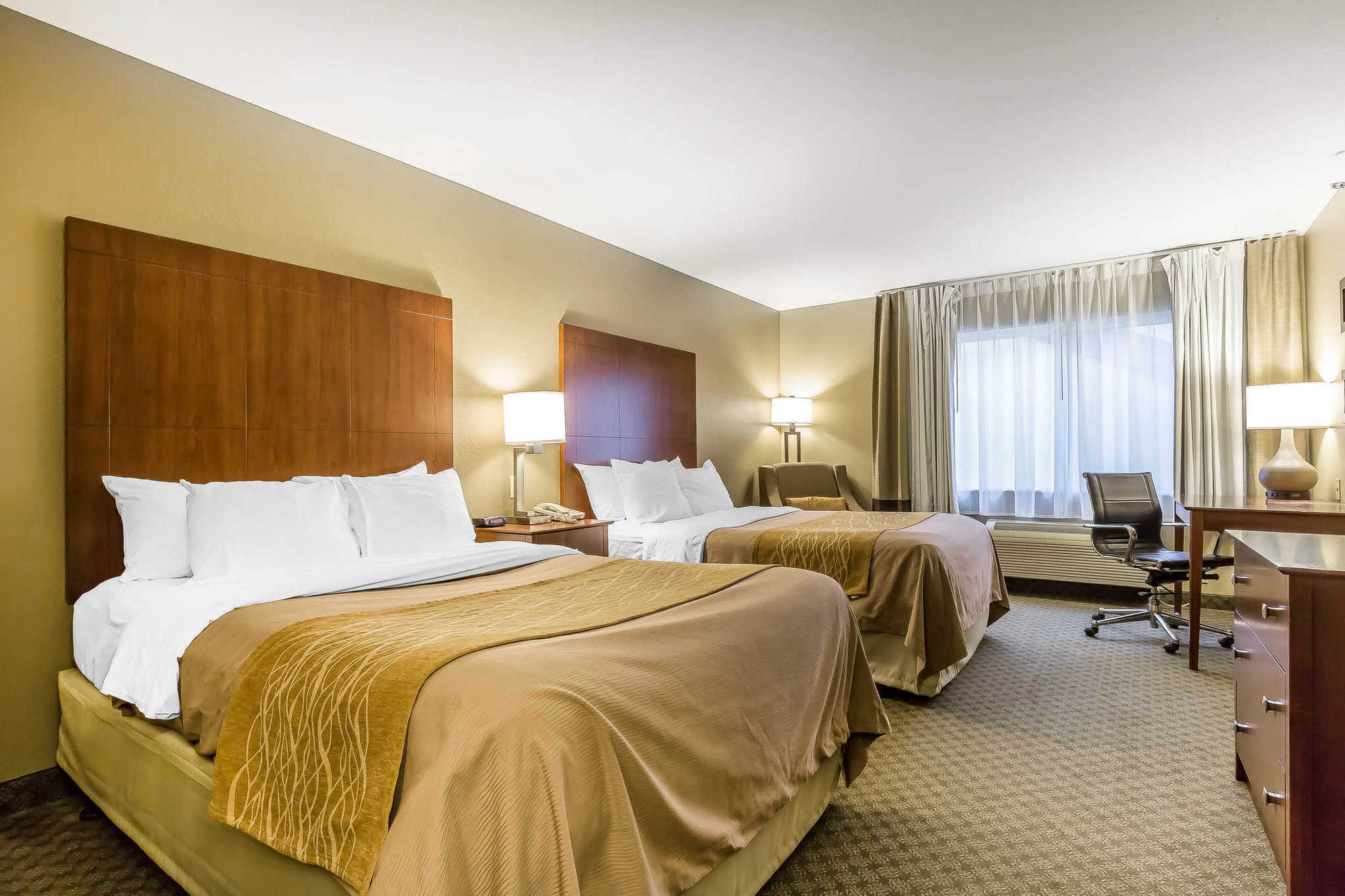 Comfort Inn & Suites East Moline Near I-80 Стая снимка
